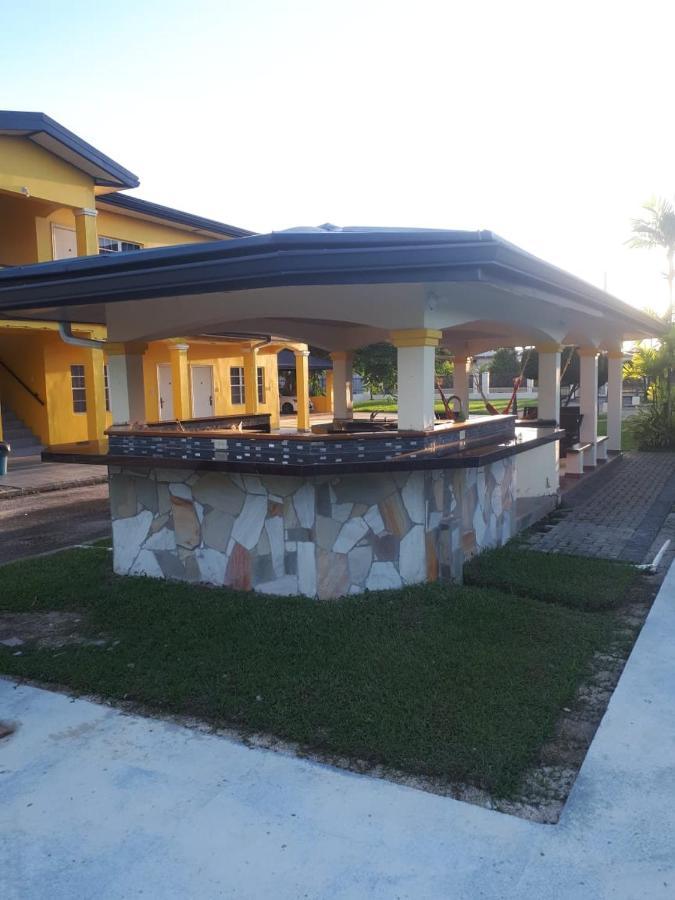 Piarco Village Suites Екстер'єр фото