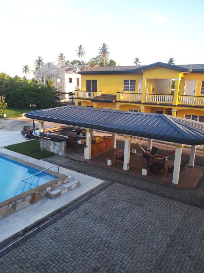 Piarco Village Suites Екстер'єр фото