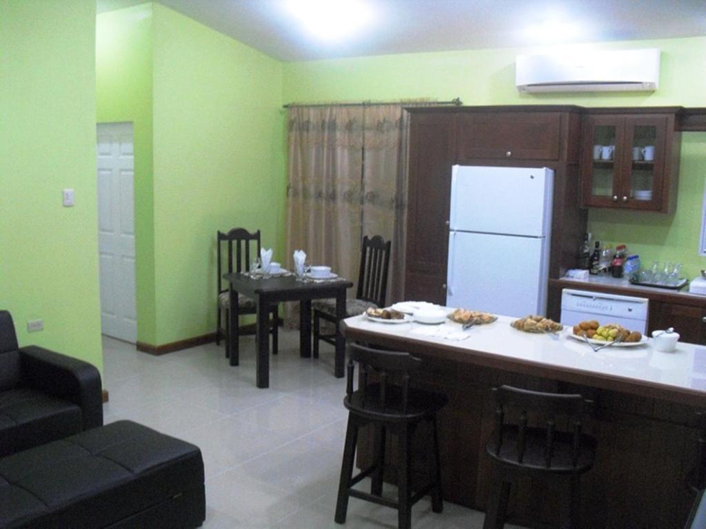 Piarco Village Suites Екстер'єр фото