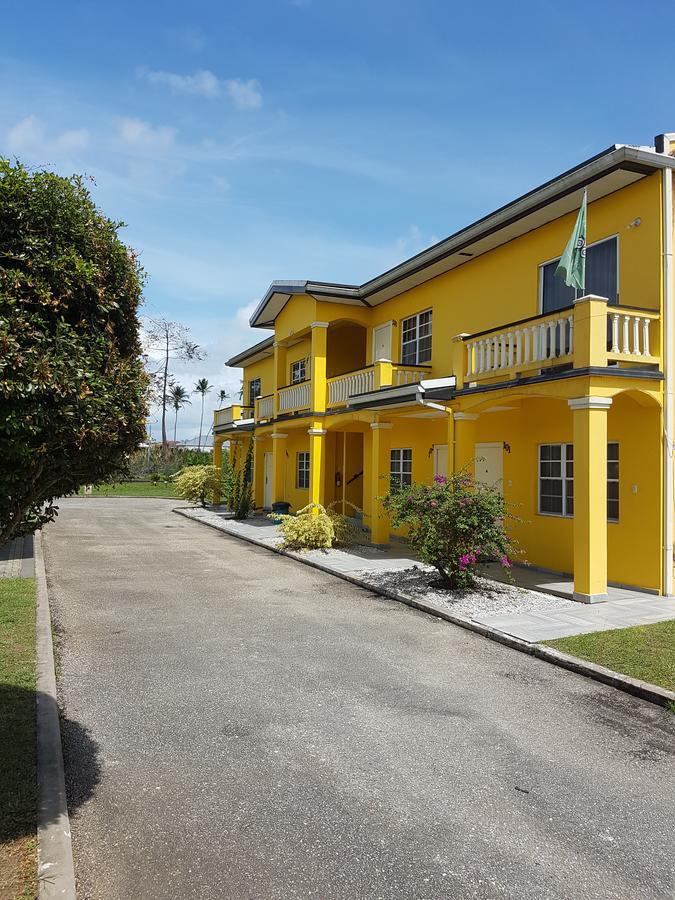 Piarco Village Suites Екстер'єр фото