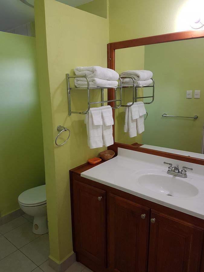 Piarco Village Suites Екстер'єр фото
