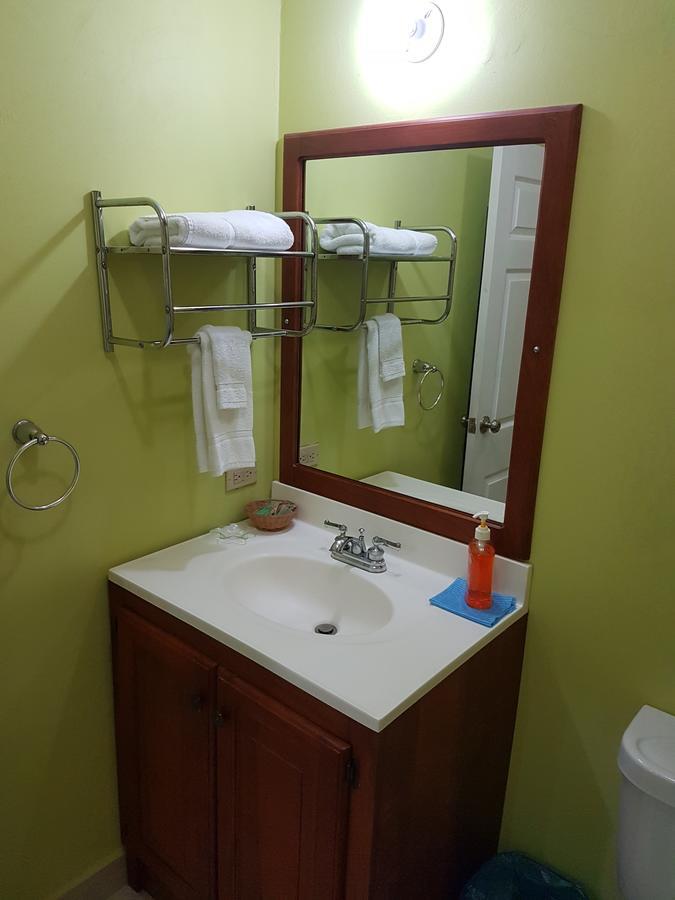 Piarco Village Suites Екстер'єр фото