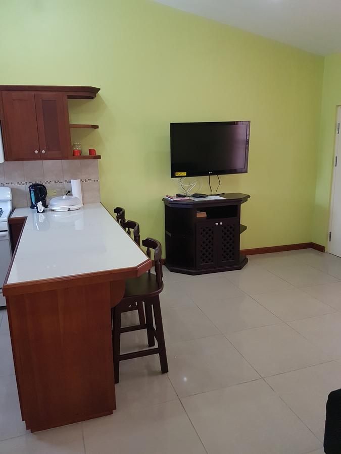 Piarco Village Suites Екстер'єр фото